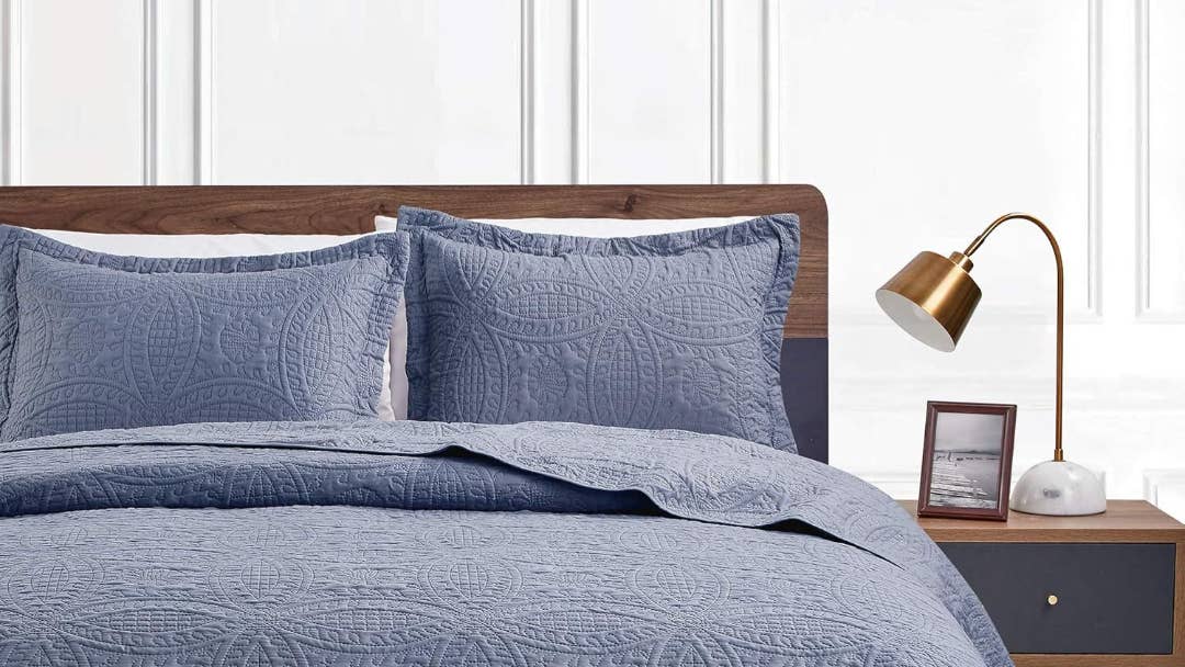 loves-cabin-3-piece-quilt-set