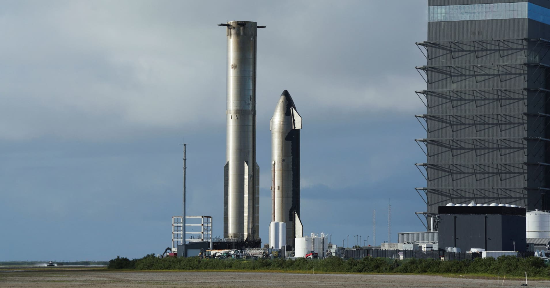 SpaceX aborts Starship test flight, sending stock lower