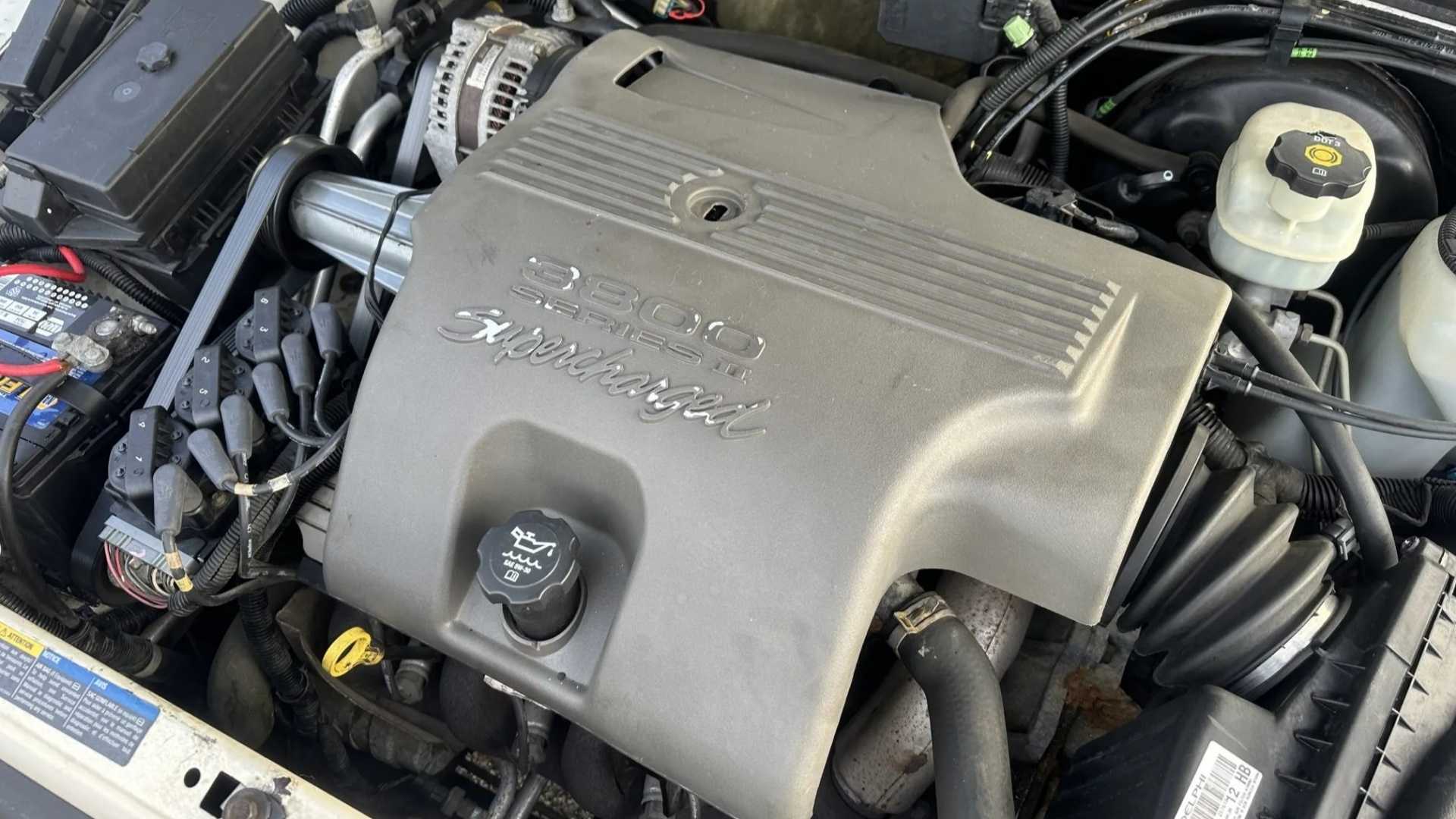 2005 Buick Park Avenue Ultra engine close-up