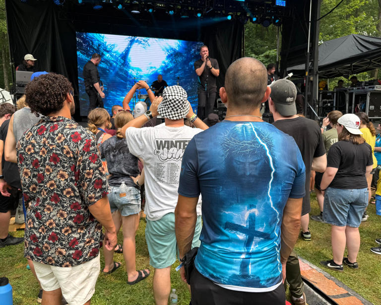 'Troupers' endure heat and haze to kick off Alive Music Festival