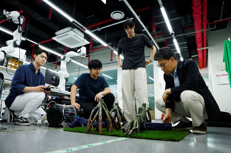 US-South Korea Researchers Unveil Hands-Free Robotic Dressing Tech