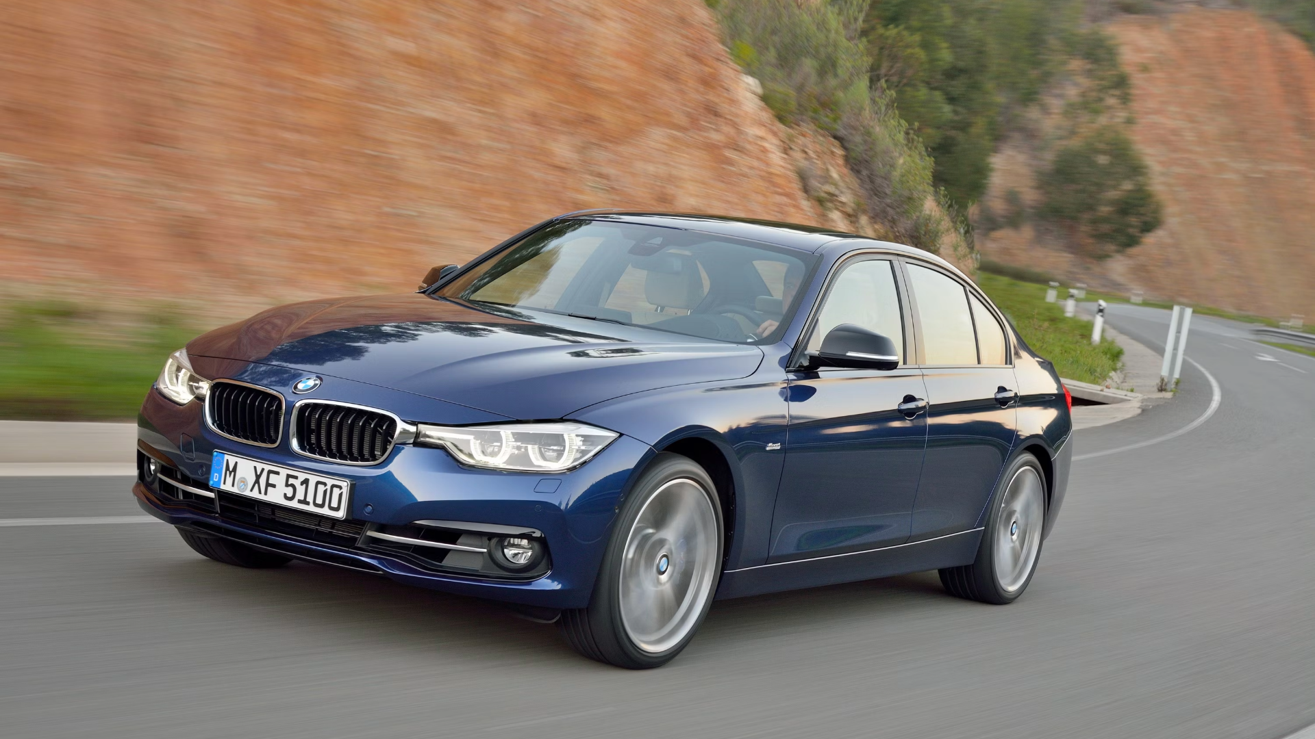 2016 BMW 3 Series Front 3/4 Tracking