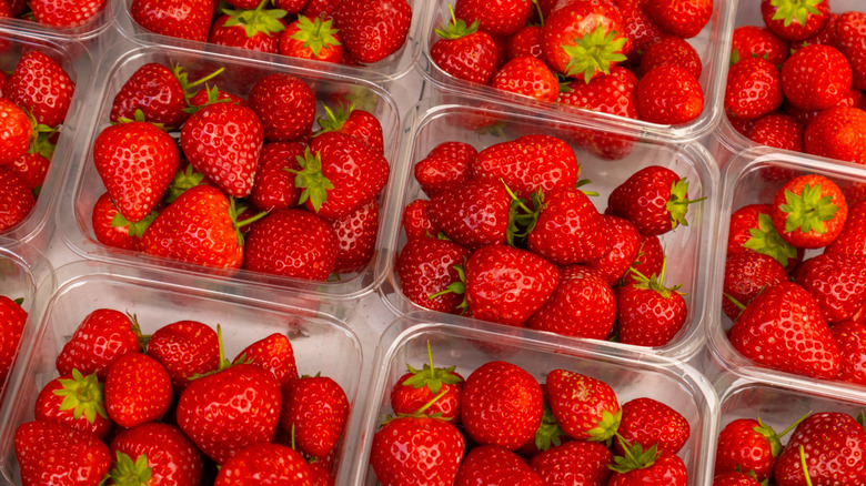 Avoid this red flag next time you buy strawberries at the grocery store