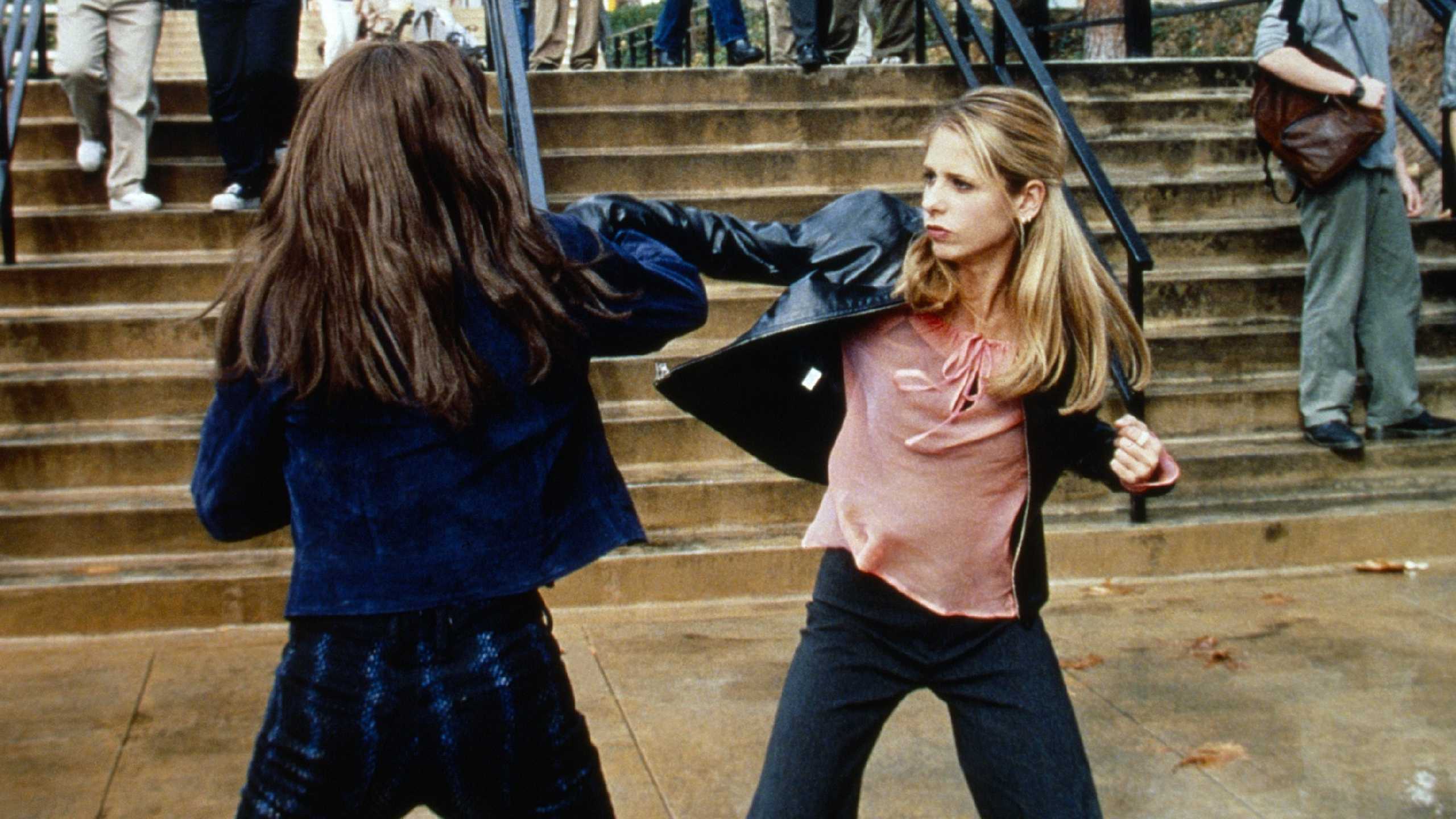 Eliza Dushku and Sarah Michelle Gellar in season 2 of Buffy the Vampire Slayer