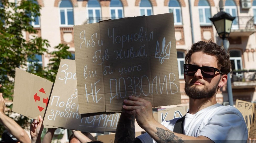 Rally in support of ex-defence minister Fedorov continues for second ...