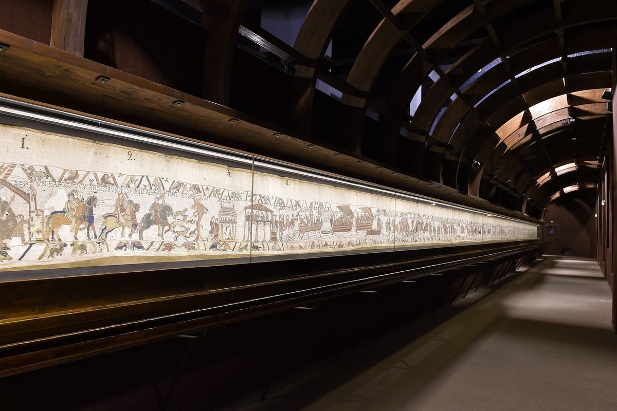 British Museum explains why Bayeux Tapestry won’t be hung on a wall