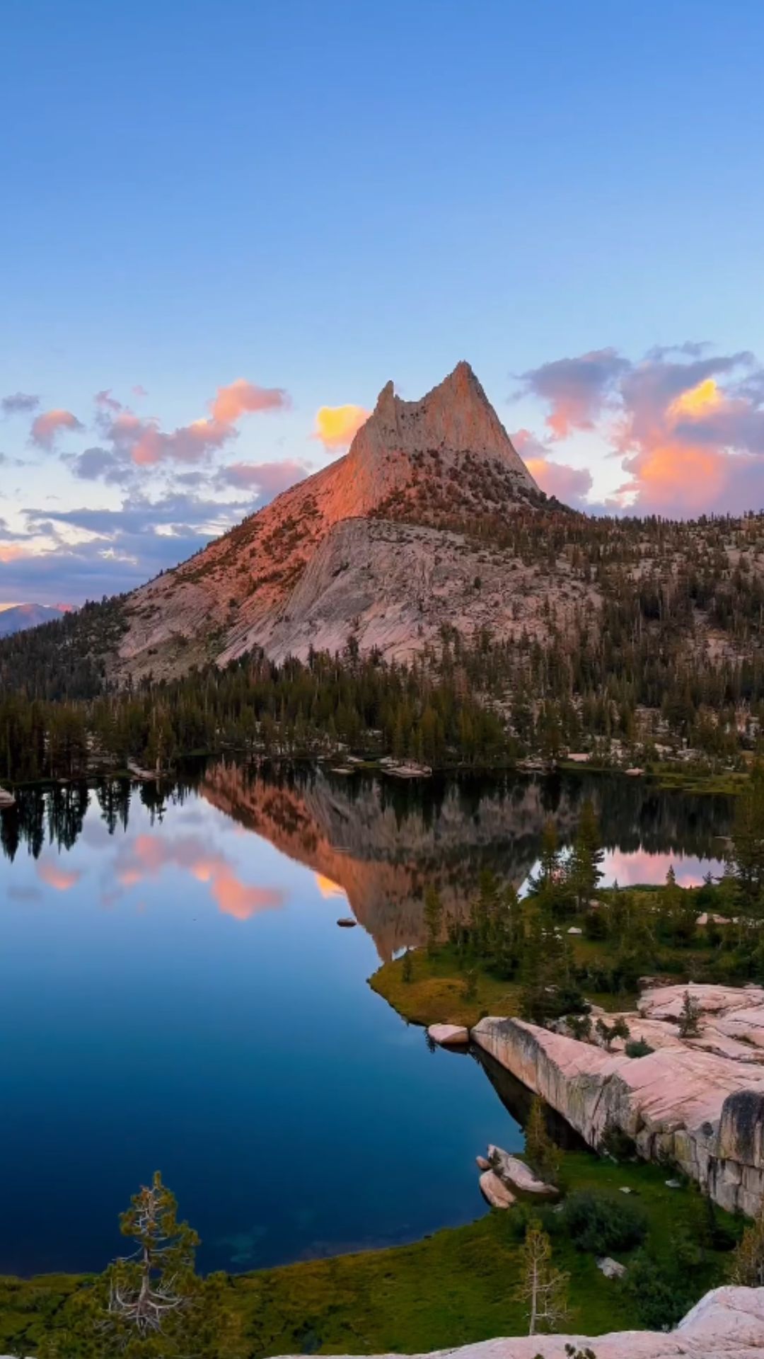 Yosemite National Park Scenic Trails At Upper Cathedral Lakes