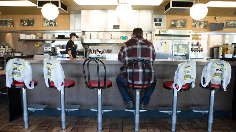 The One Rule Waffle House Really Wants Solo Diners To Follow