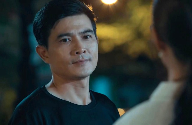 Quang Sự kể chuyện áp lực thế hệ 'bánh mì kẹp thịt'