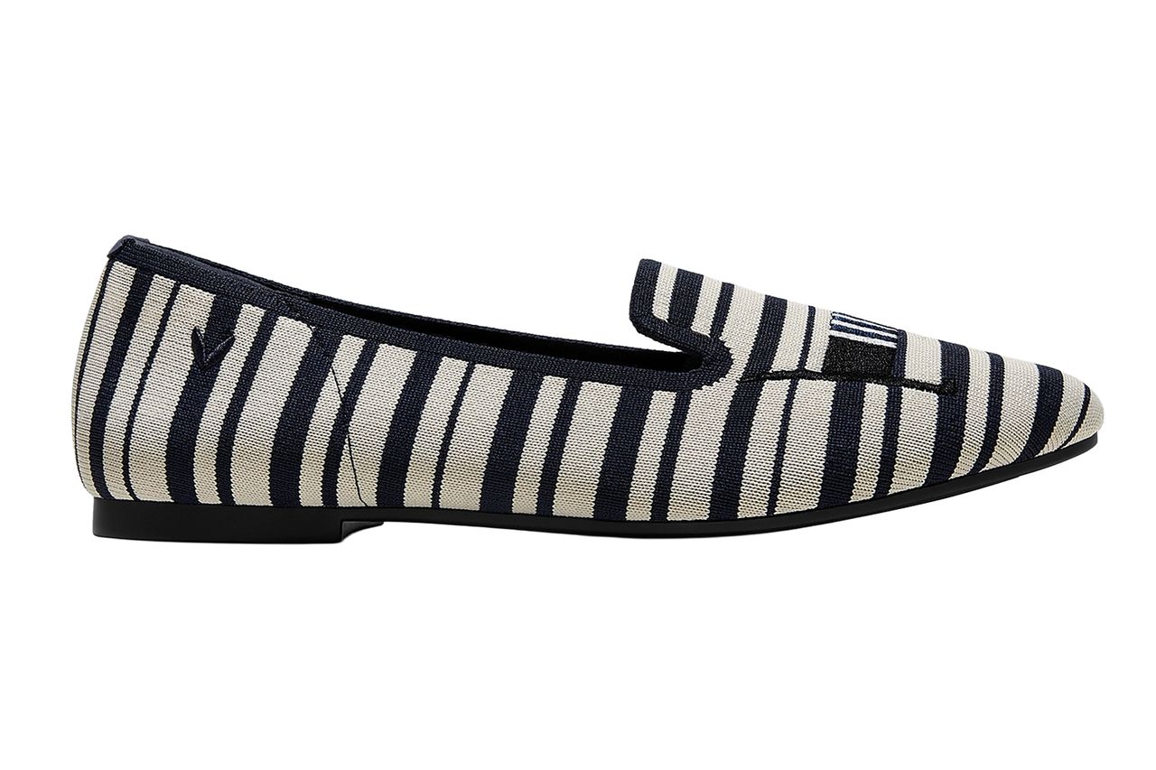 Round-Toe Embroidered Loafers