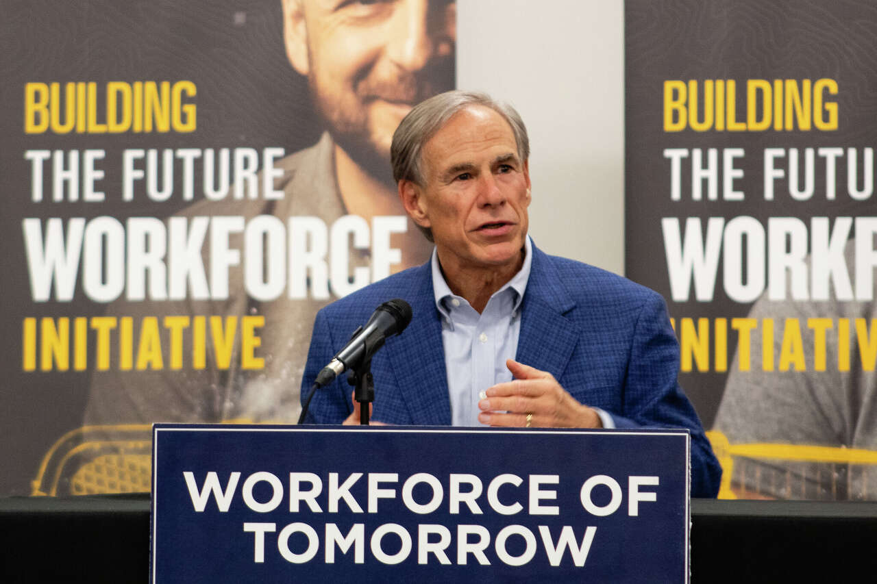 Greg Abbott appoints longtime adviser Robert Howden as secretary of ...