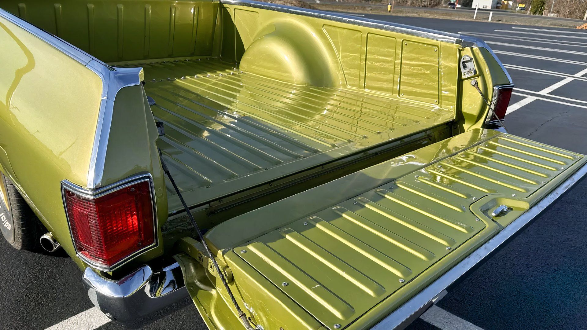 The pickup that quietly borrowed a muscle car engine