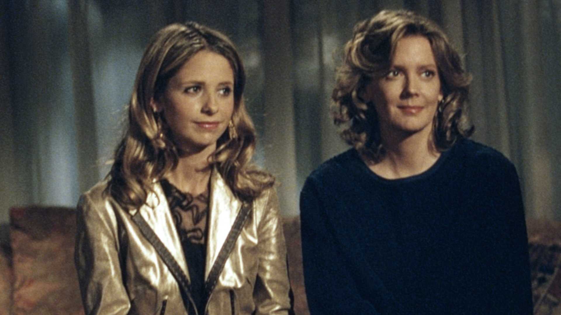 Joyce Sutherland and Sarah Michelle Gellar in Buffy the Vampire Slayer