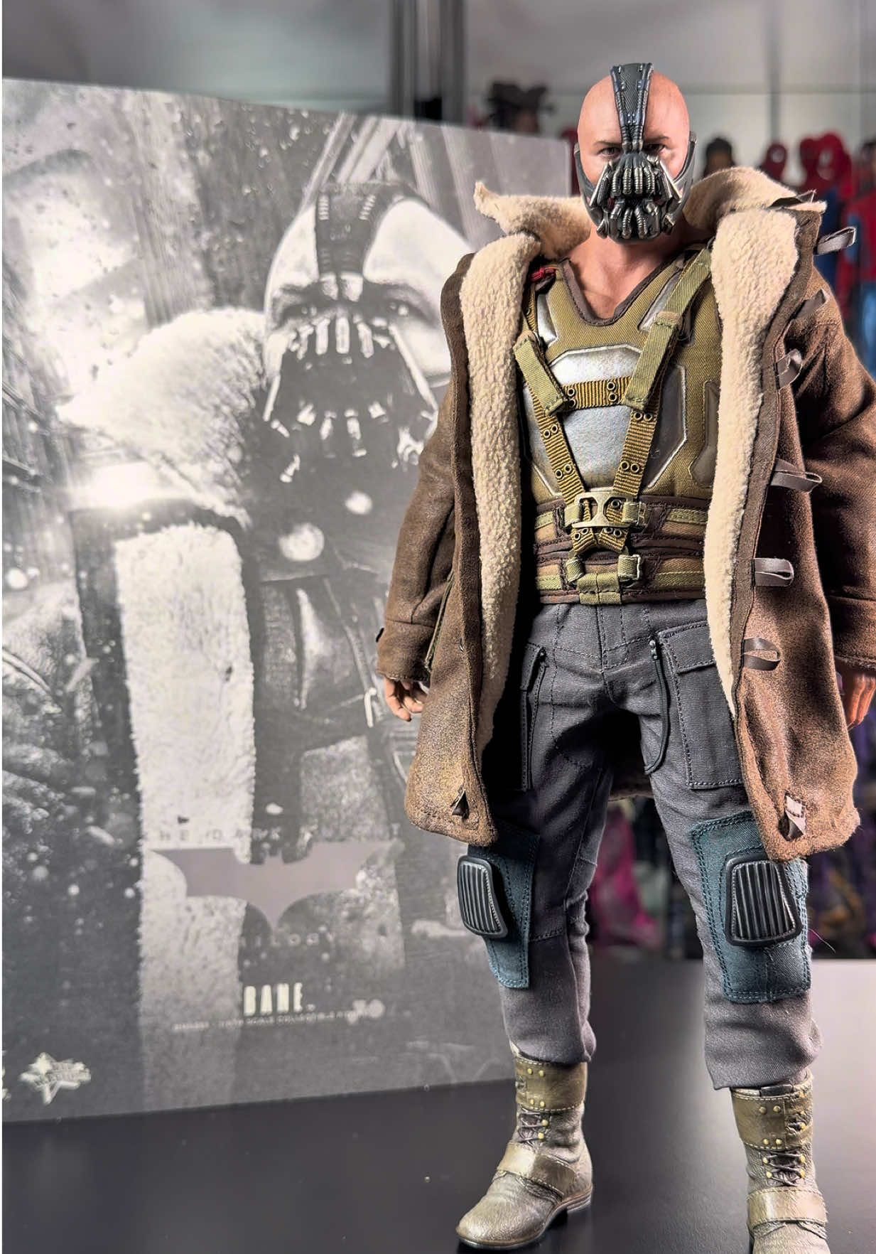 Hot Toys Bane figure unboxing ASMR