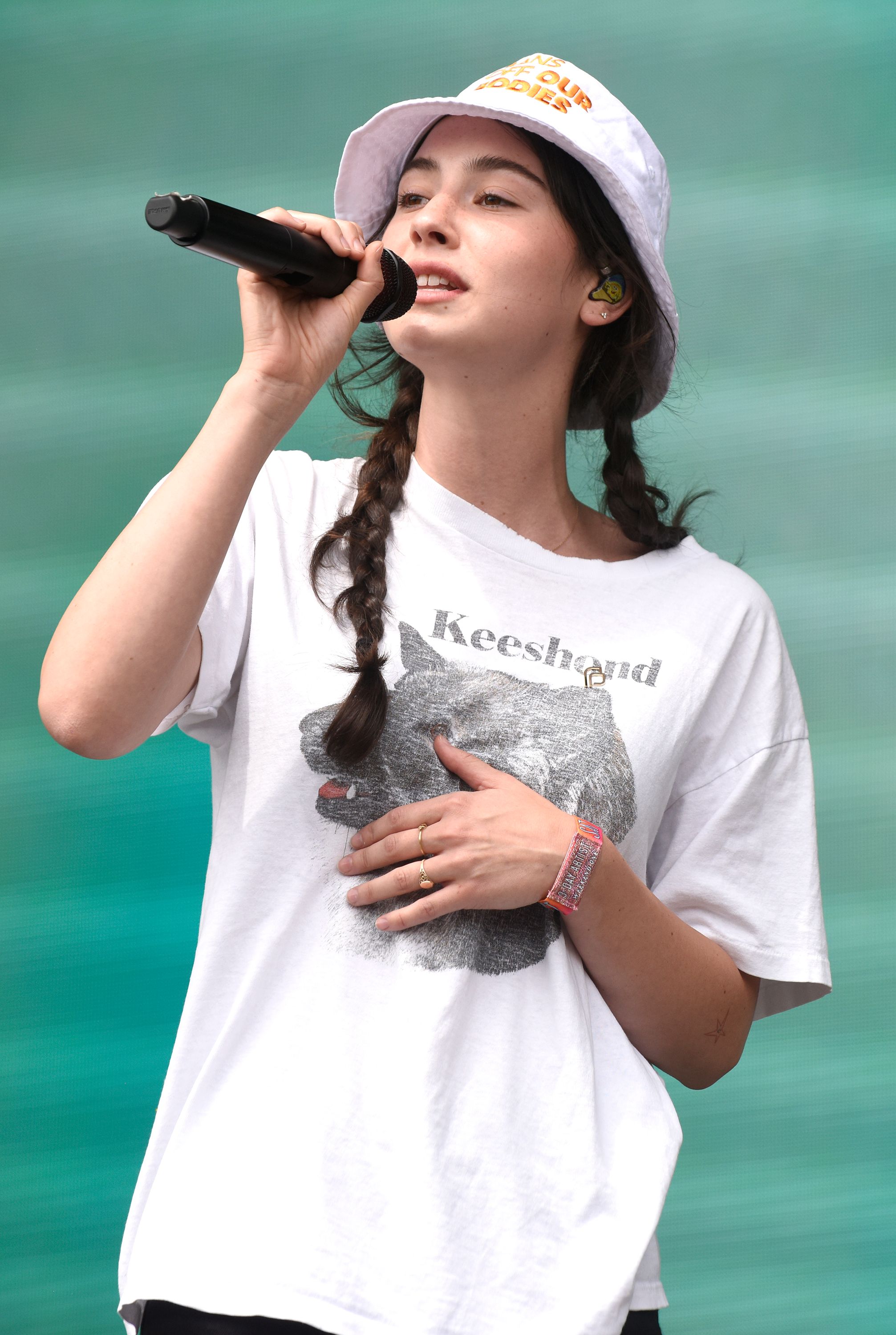 See Gracie Abrams' Hair Evolution Over the Years