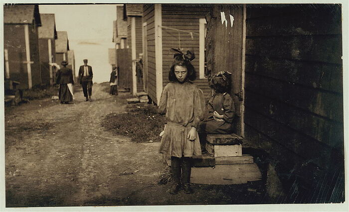 32 Eerie Historical Photos That Are Hard To Look Away From