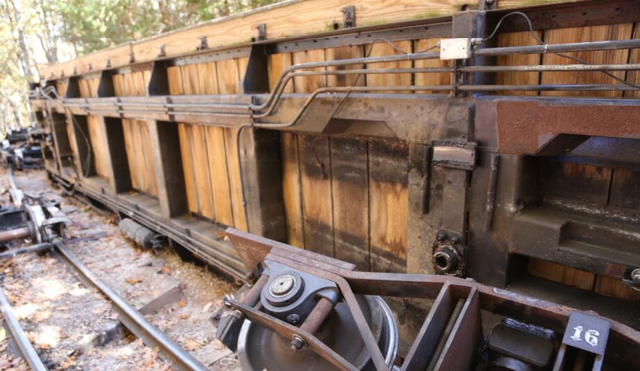 Man sues Silver Dollar City owner over train derailment injuries