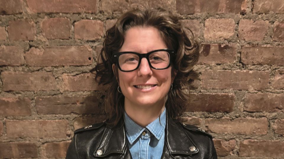Author Stephanie Fairyington says that defying traditional beauty standards raised her self-confidence. - Sabrina Weiss
