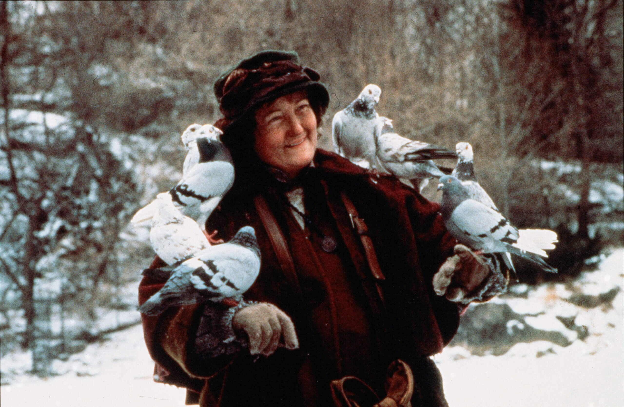 Brenda Fricker, Oscar winner and beloved ‘Home Alone 2’ pigeon lady, dies at 81