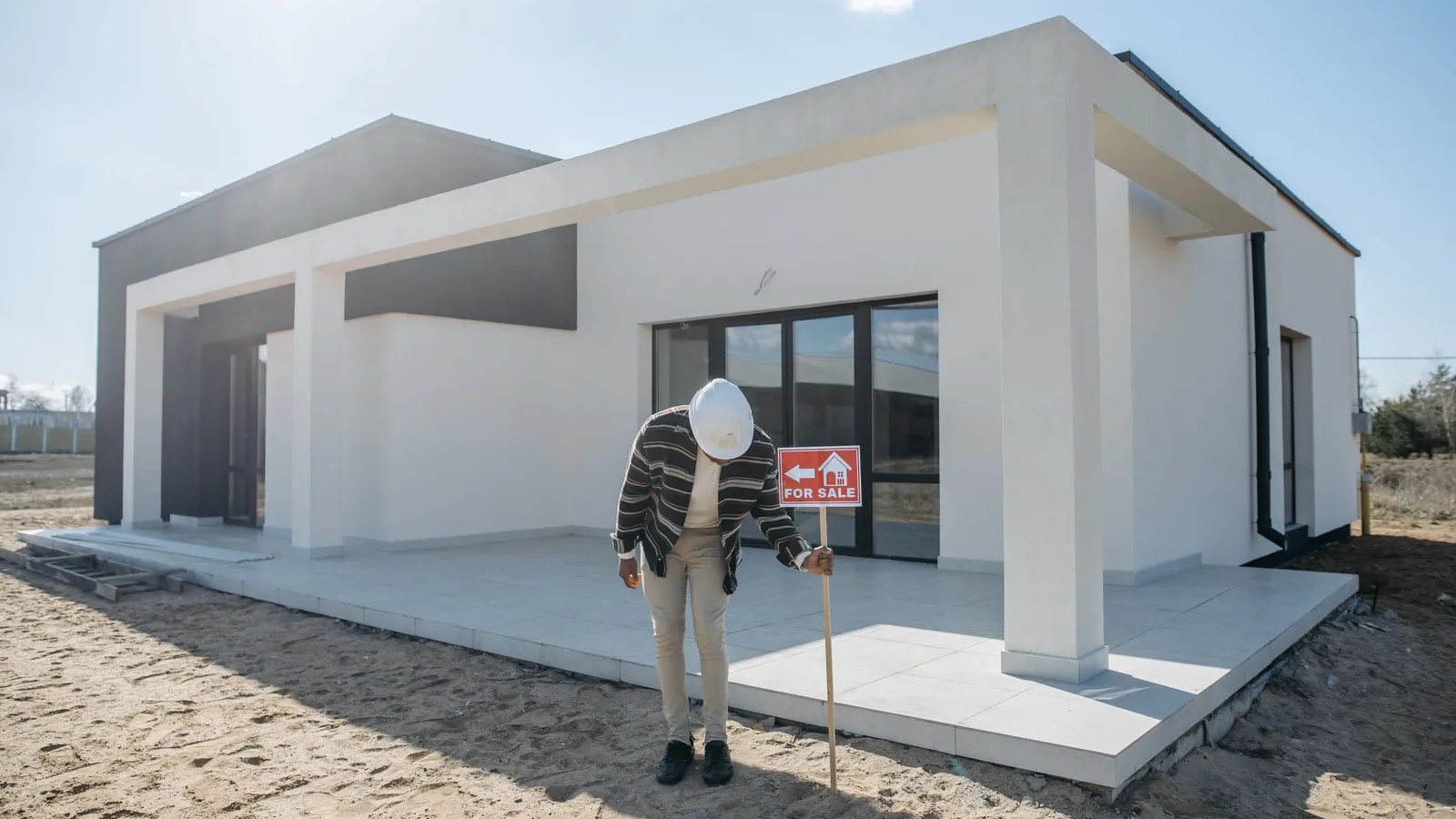 I Have Been Flipping Houses for 15 Years – These 8 Red Flags Immediately Make Me Walk Away