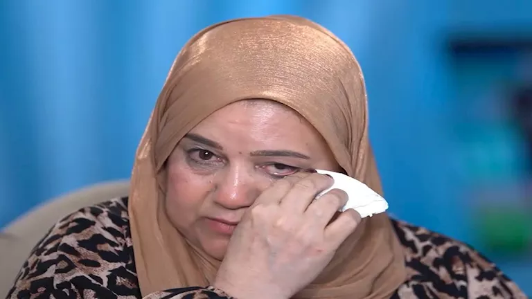 بكاء والدة زيكو في لقاء تلفزيوني