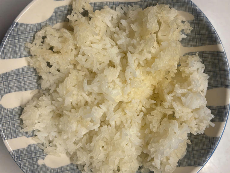 Cơm nguội giàu tinh bột kháng. Ảnh: Anh Chi