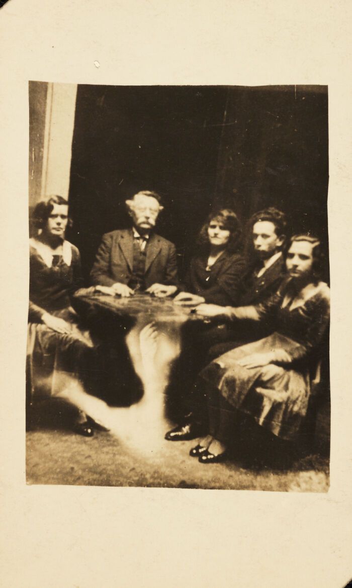 32 Eerie Historical Photos That Are Hard To Look Away From