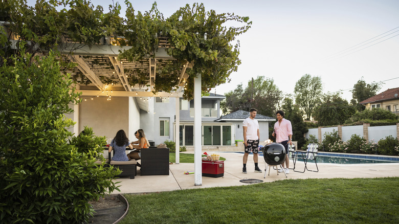 The Decades-Old Garden Trend That's Making A Comeback To Replace Pergolas
