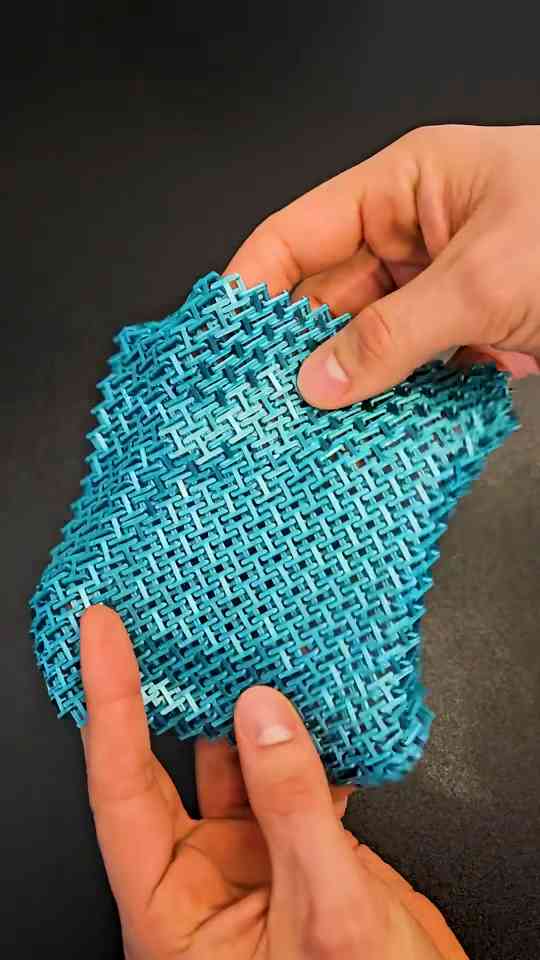Flexible 3D printed chainmail that moves like real fabric