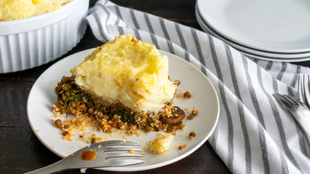 I Refused to Share My Non-Vegan Shepherd's Pie With My Flatmate's Vegan Pregnant Girlfriend, Then She Fumed