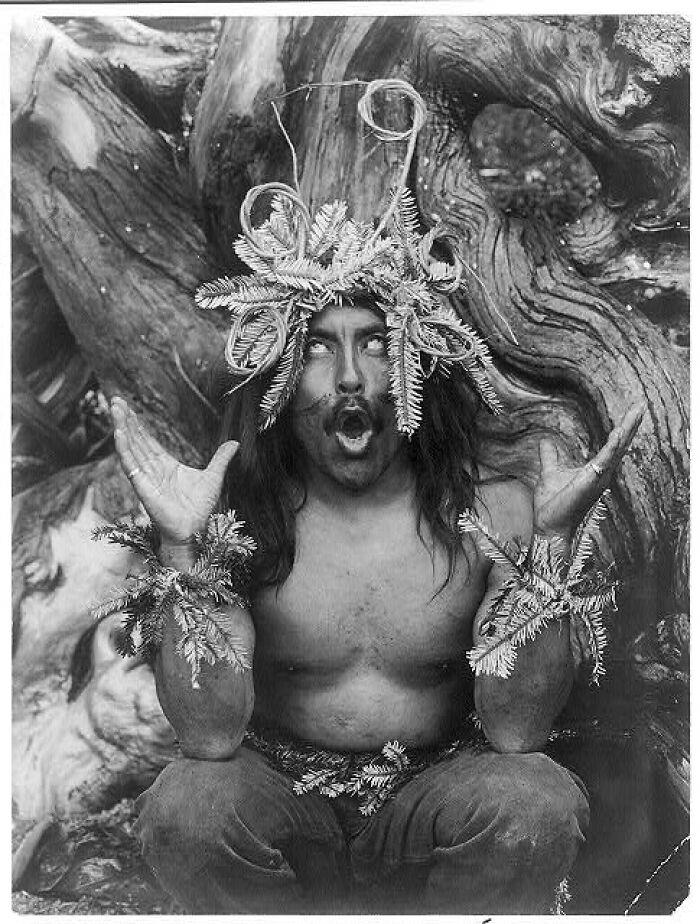 32 Eerie Historical Photos That Are Hard To Look Away From