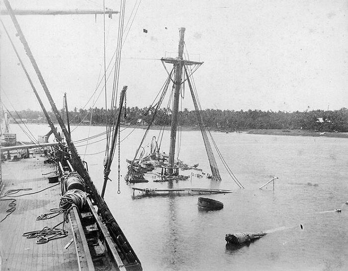32 Eerie Historical Photos That Are Hard To Look Away From