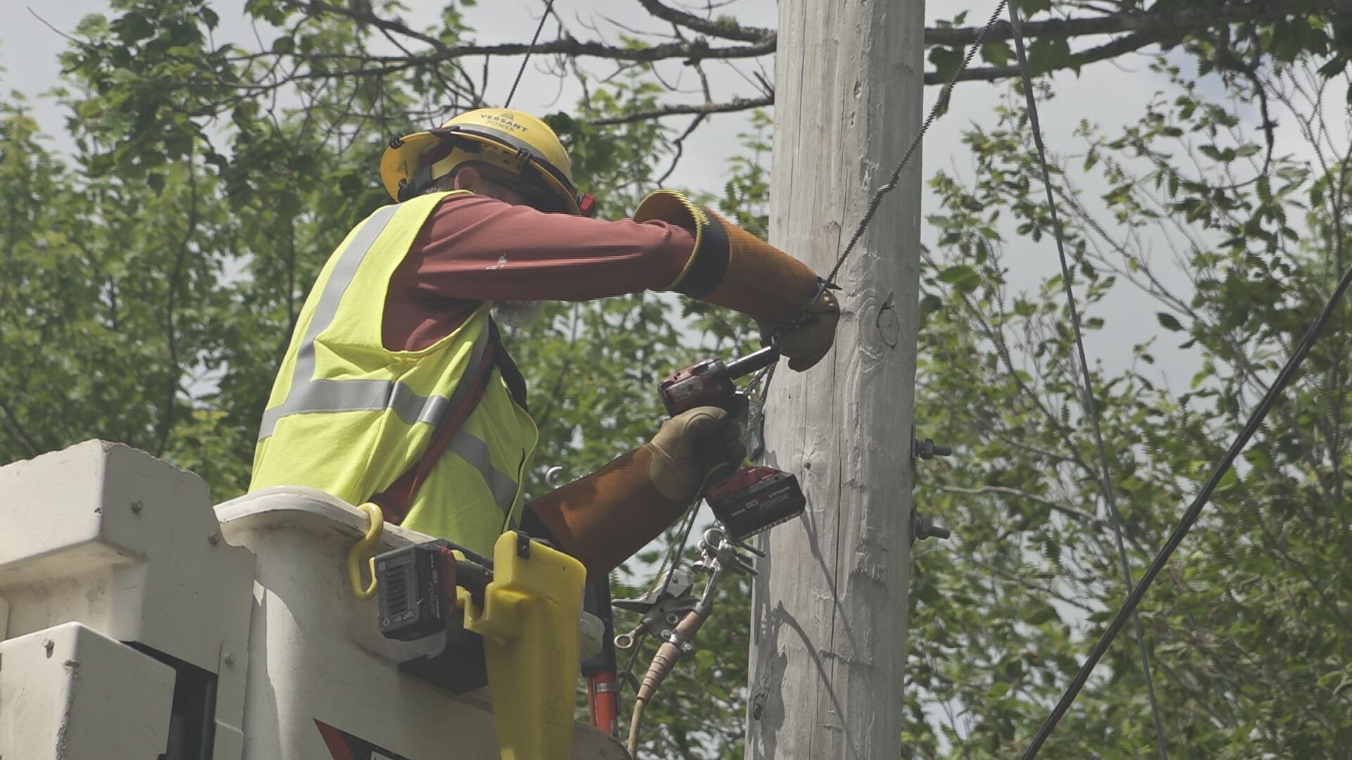 Thursday storms knock out power across Maine; crews work to restore ...