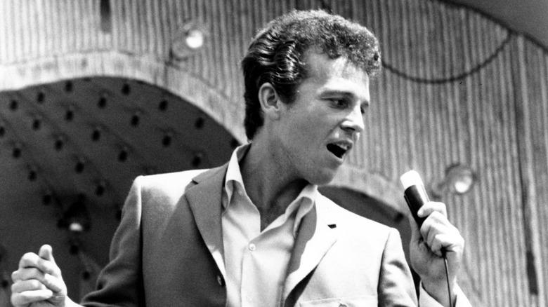 Bobby Vinton singing into handheld mic in 1970