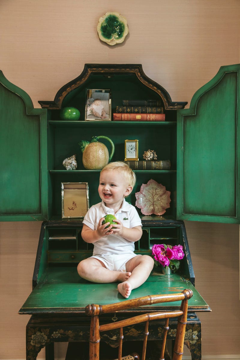 julia-amory-palm-beach-hamptons-homes-palm-beach-living-room-secretary.jpg