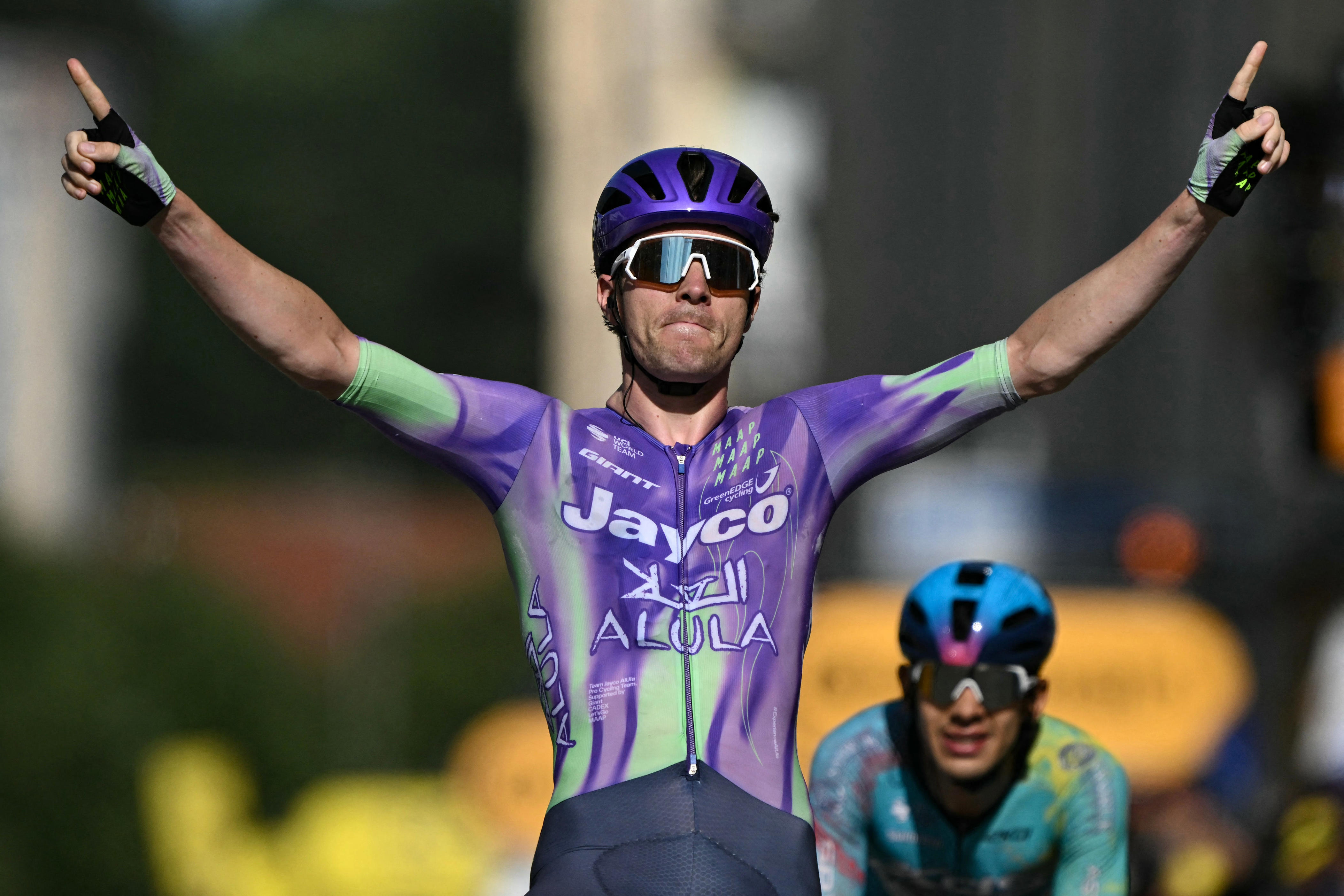 Mauro Schmid finds extra gear to win stage 13 of Tour de France
