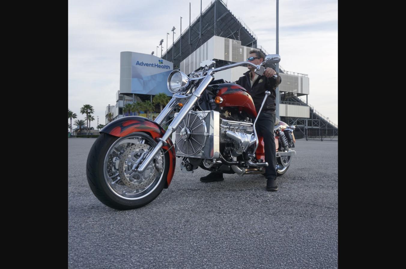 Boss Hoss Still Builds a Motorcycle Around a 600-HP Big-Block Chevy, and the Cruiser Bike Is the Purest Version of the Idea