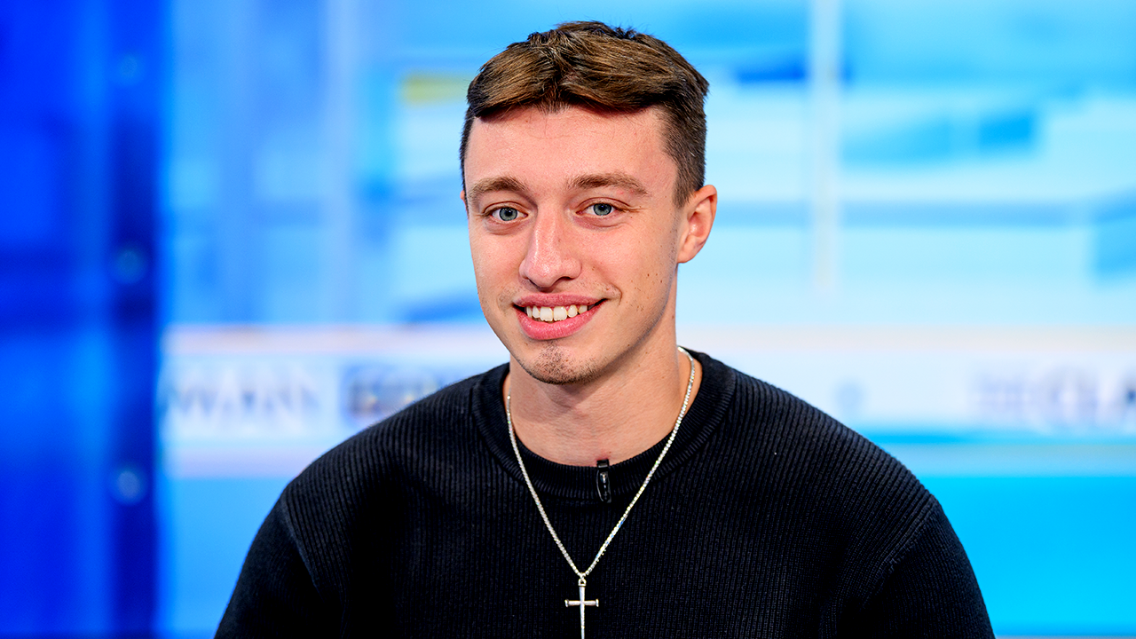 24-year-old entrepreneur shares the wealth-building lessons he learned from billionaires.