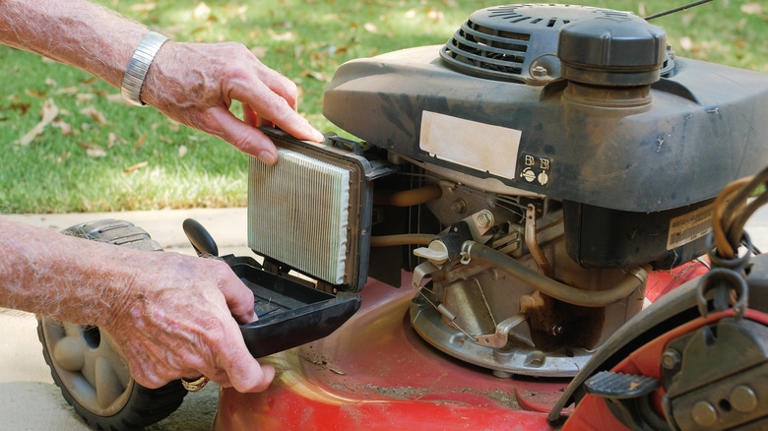 Here's the right way to replace your lawn mower's air filter