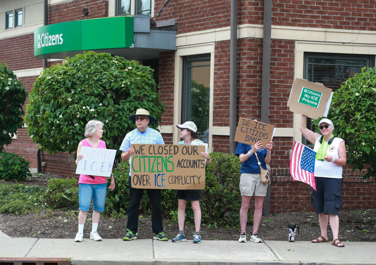 NJ town pulls $91M from Citizens Bank over ICE detention financing