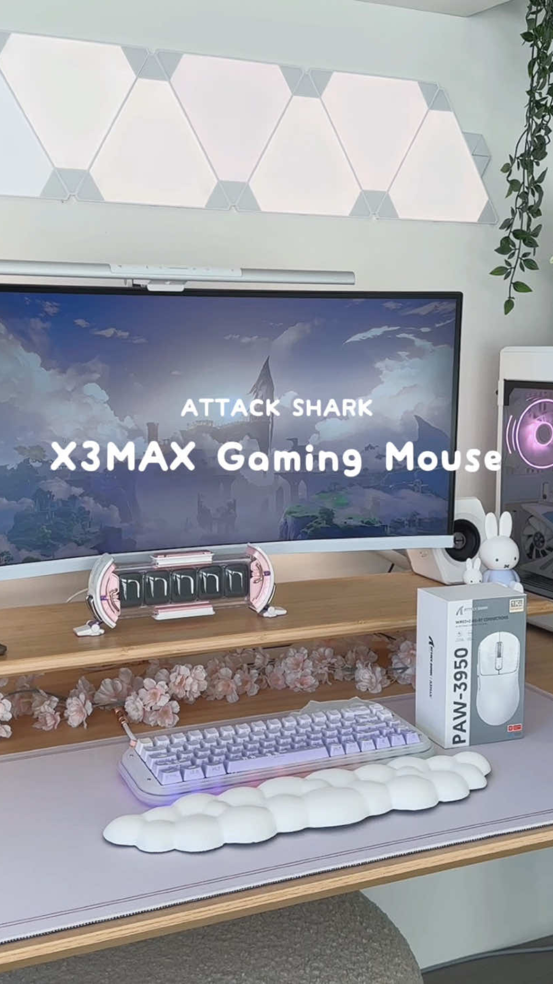 Inside a lightweight gaming mouse with advanced features