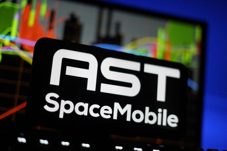ASTS trending after a rough week marked by a $1 billion notes sale ...