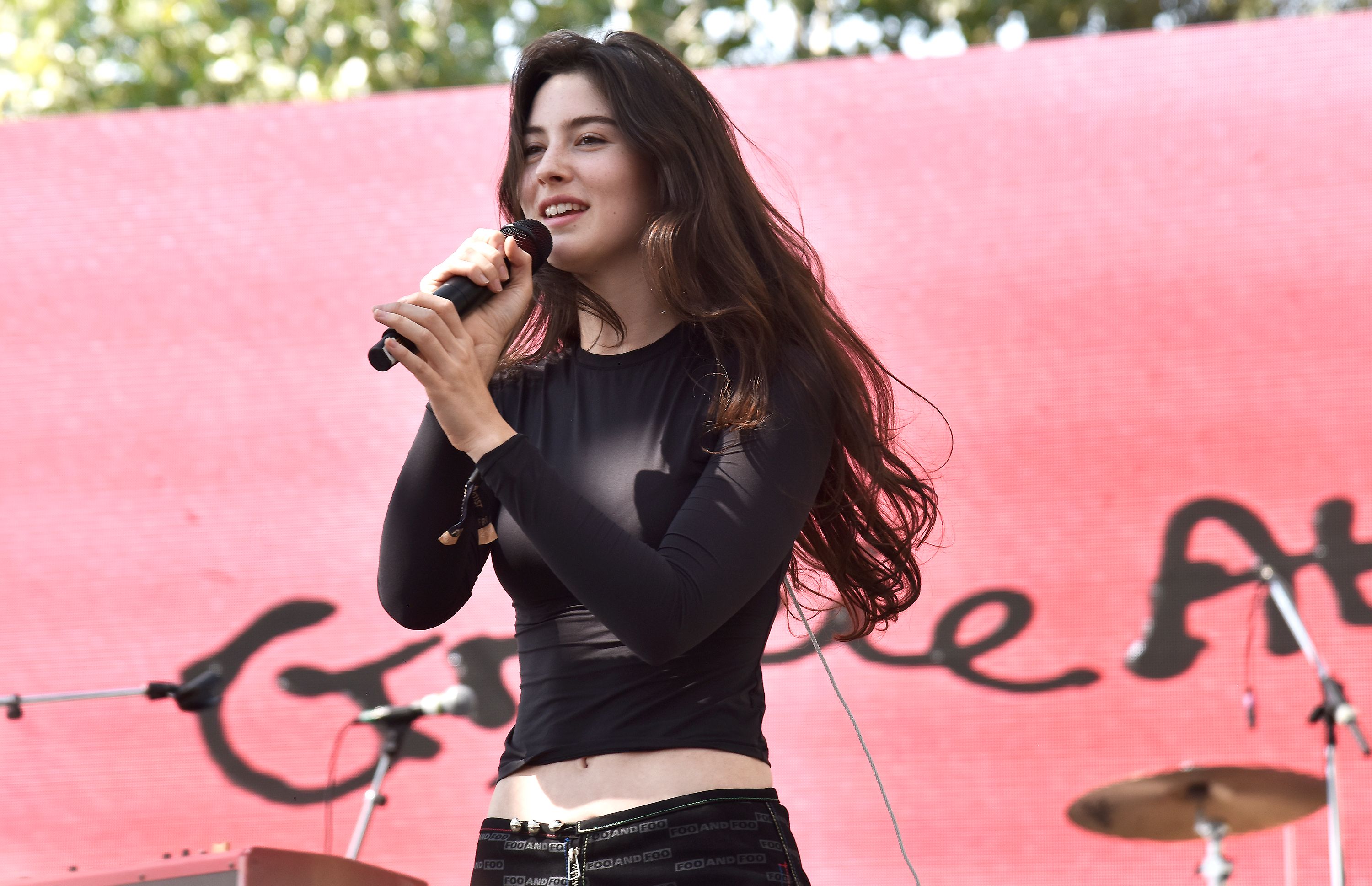 See Gracie Abrams' Hair Evolution Over the Years