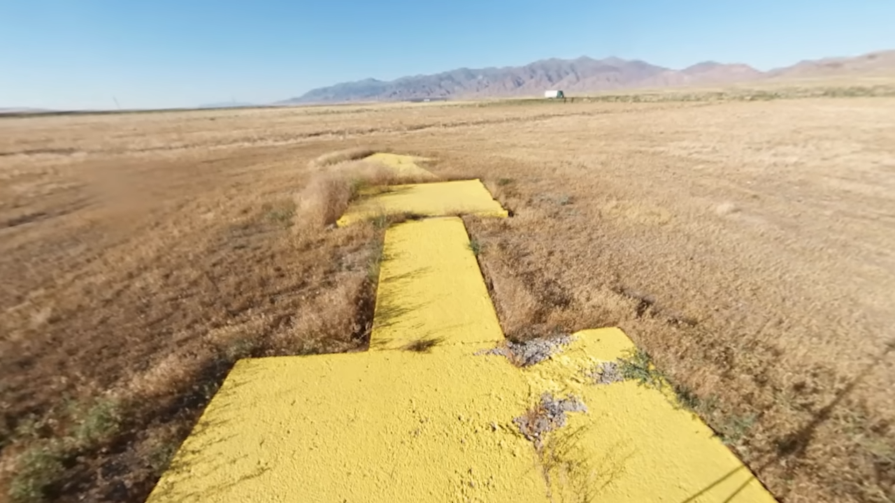 Watch why giant concrete arrows were scattered across America then ...