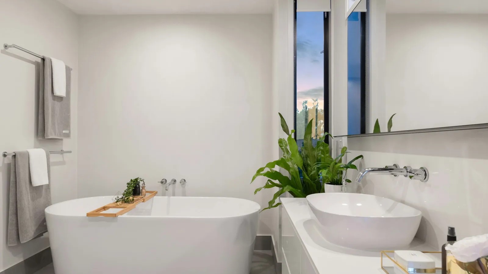 Homeowners secretly hate these 11 bathroom choices – do you have any of them?