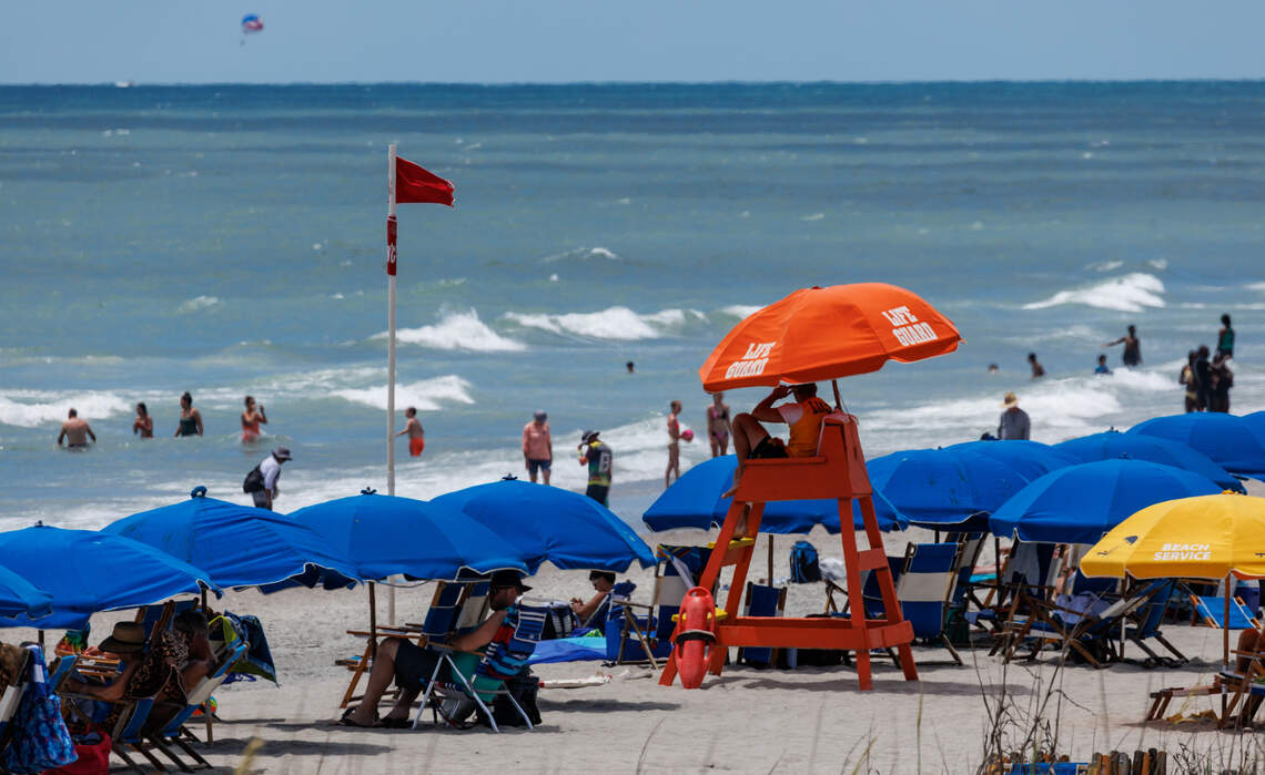 Is it illegal to drink alcohol on SC beaches? Here's what the law says