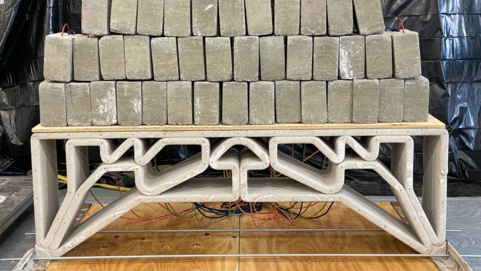 MIT: 3D-printed concrete bridge carries over 2,000 pounds in tests