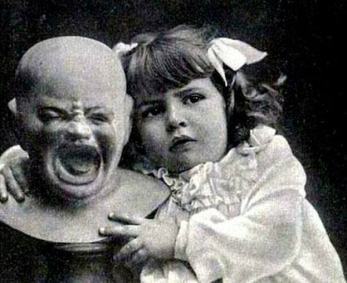 32 Eerie Historical Photos That Are Hard To Look Away From