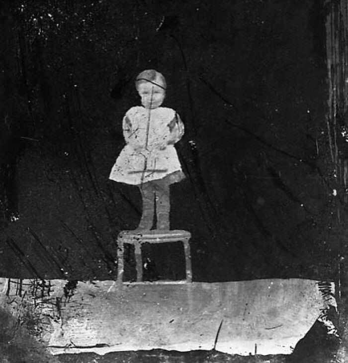 32 Eerie Historical Photos That Are Hard To Look Away From
