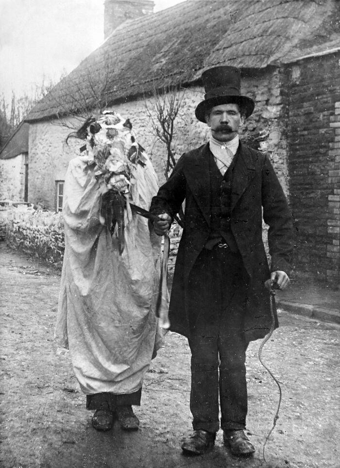 32 Eerie Historical Photos That Are Hard To Look Away From